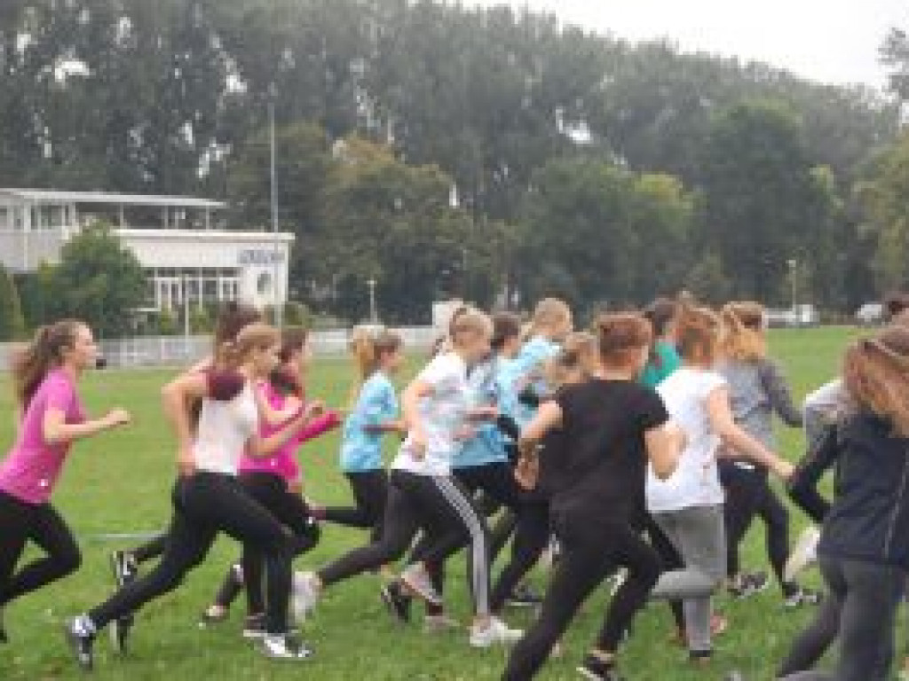 Przełaje po łowickich Błoniach na inaugurację sezonu sportowego