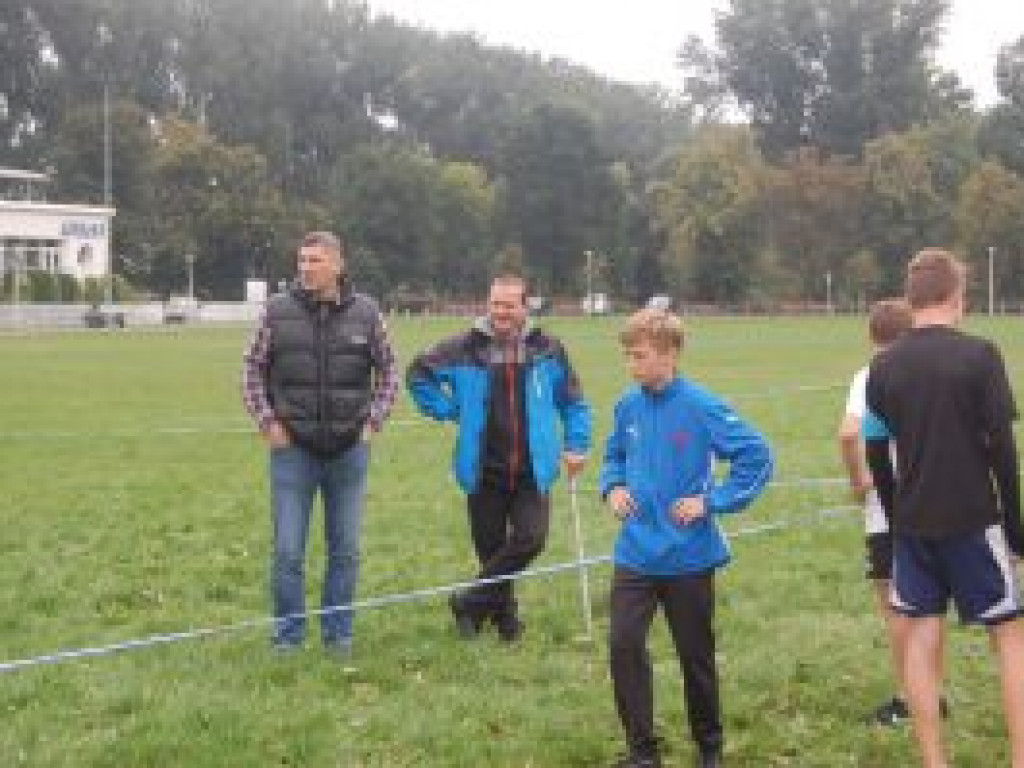 Przełaje po łowickich Błoniach na inaugurację sezonu sportowego