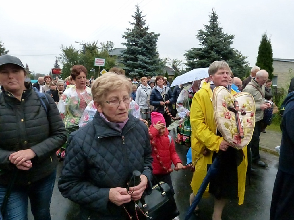 Koła Żywego Różańca spotkały się w Domaniewicach