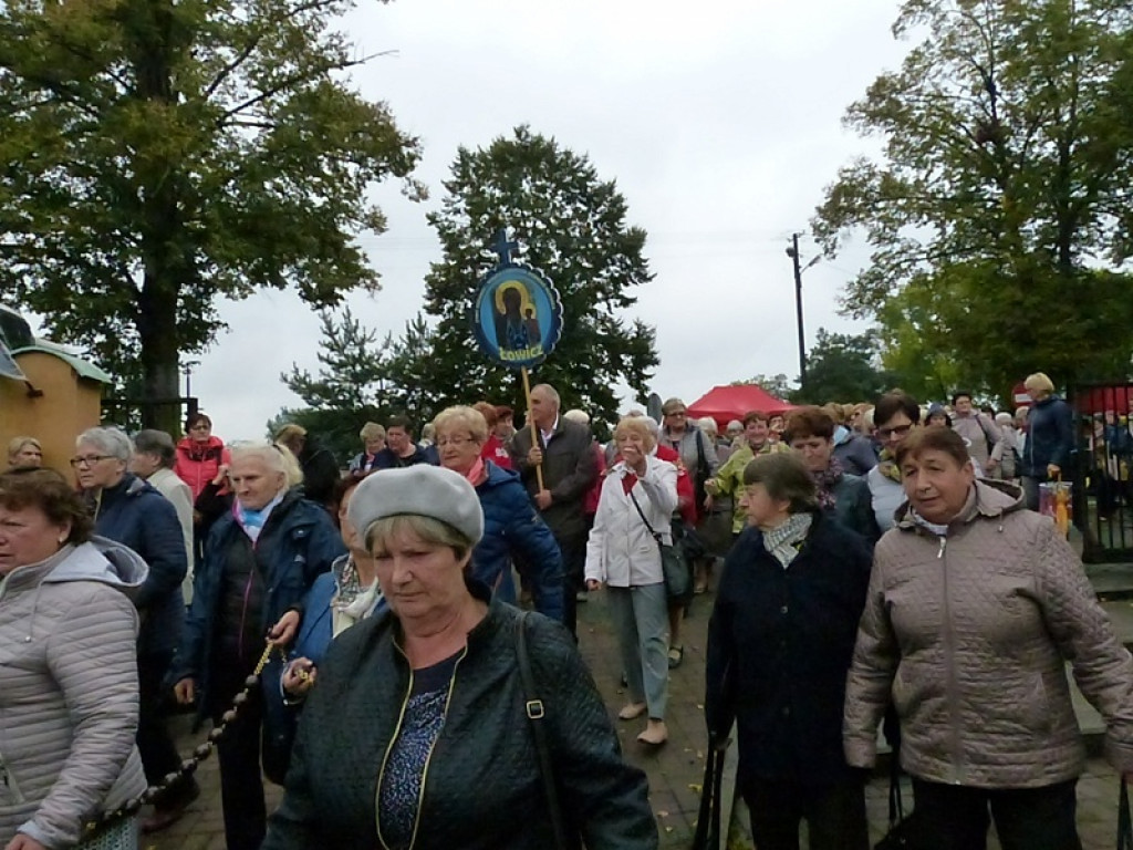 Koła Żywego Różańca spotkały się w Domaniewicach