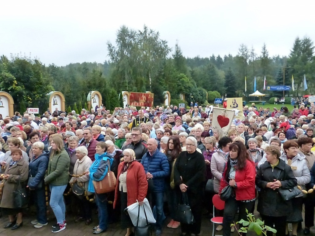 Koła Żywego Różańca spotkały się w Domaniewicach