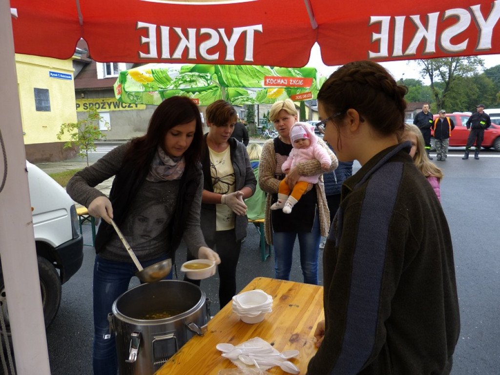 Piknik na rynku w Bolimowie
