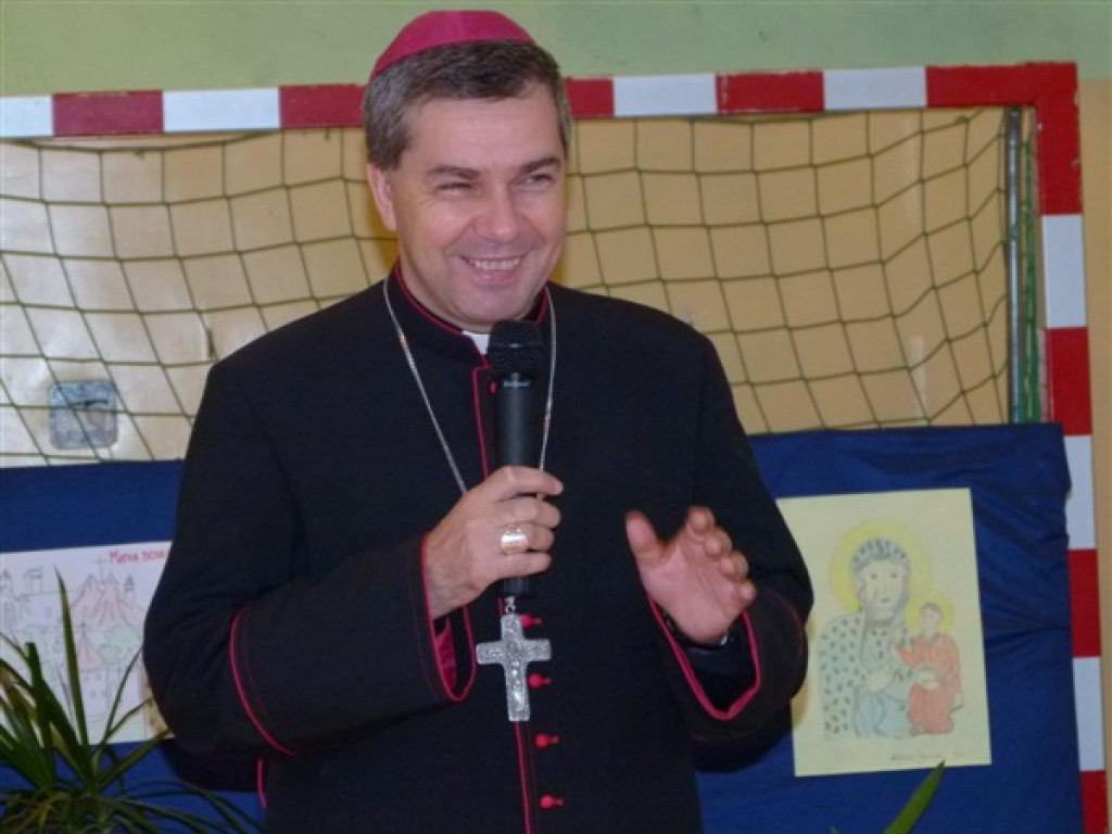 Biskup łowicki odwiedził parafię Dmosin