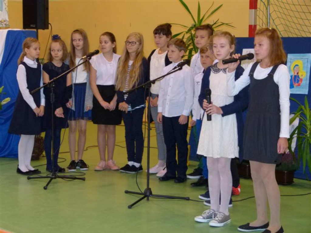 Biskup łowicki odwiedził parafię Dmosin