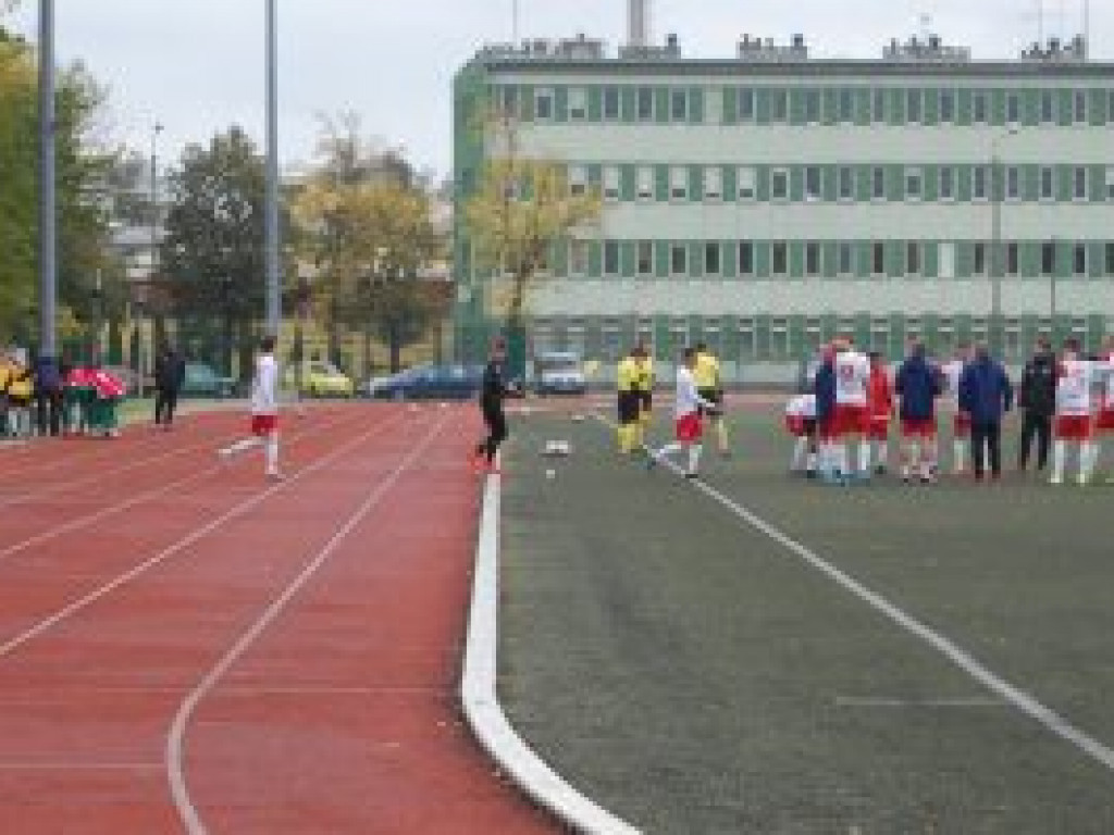 Mimo dobrej gry Pelikan-2001 przegrywa z liderem