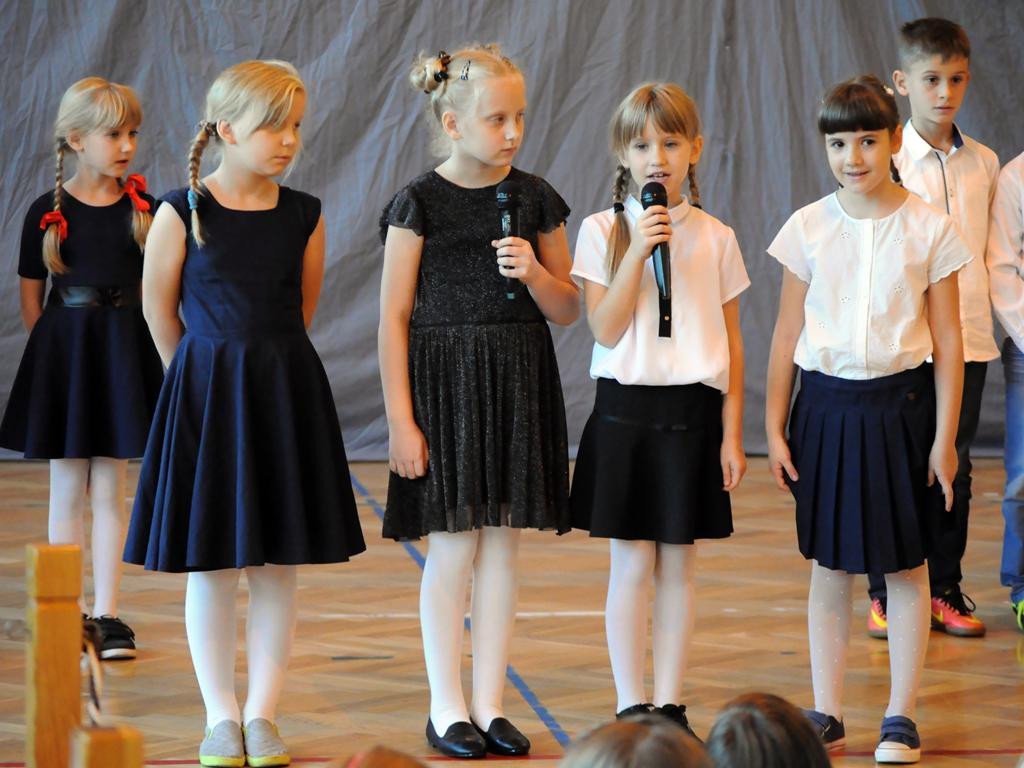 Apel z okazji Dnia Edukacji Narodowej w SP3 na Korabce