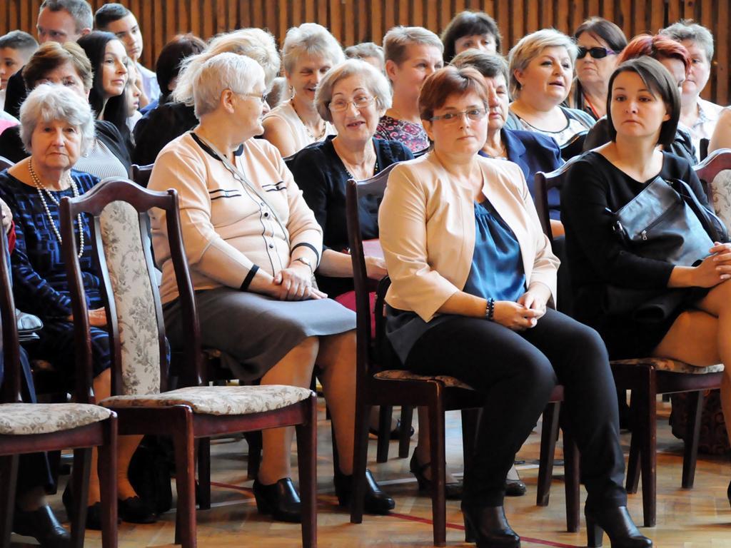 Apel z okazji Dnia Edukacji Narodowej w SP3 na Korabce