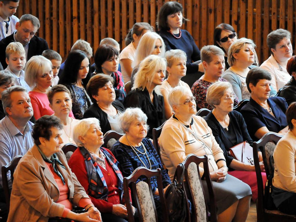 Apel z okazji Dnia Edukacji Narodowej w SP3 na Korabce