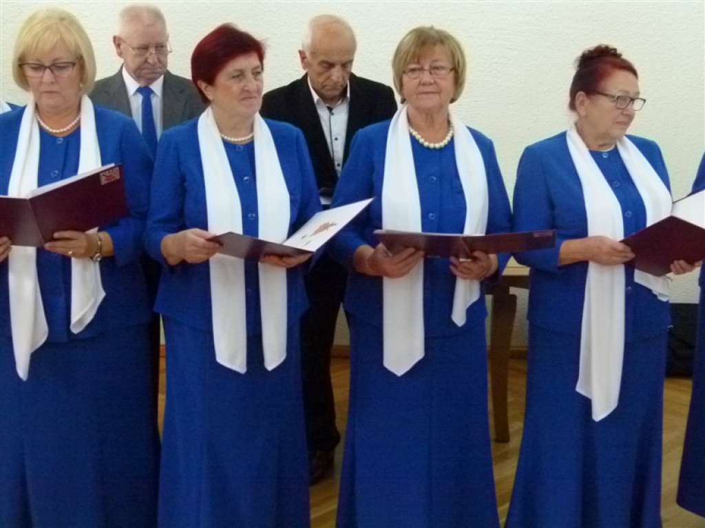 Burmistrz nagrodził nauczycieli
