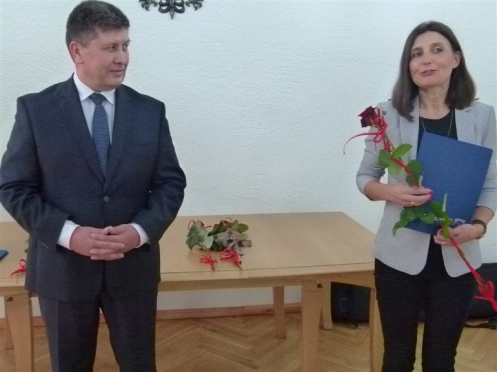 Burmistrz nagrodził nauczycieli