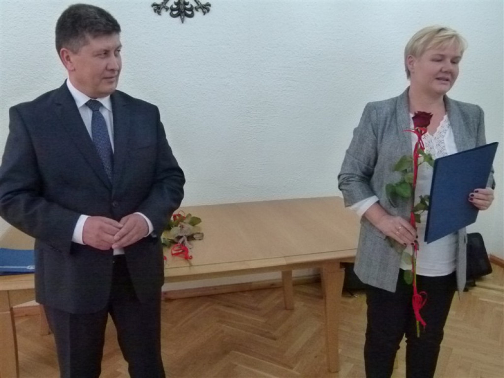 Burmistrz nagrodził nauczycieli
