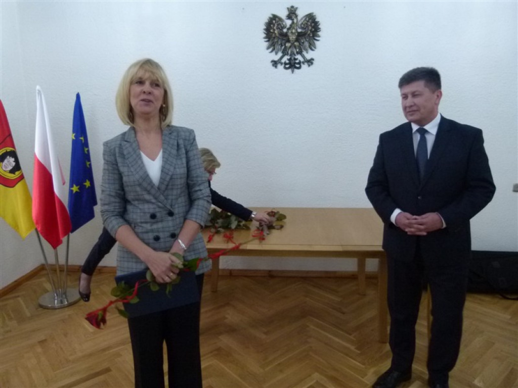 Burmistrz nagrodził nauczycieli