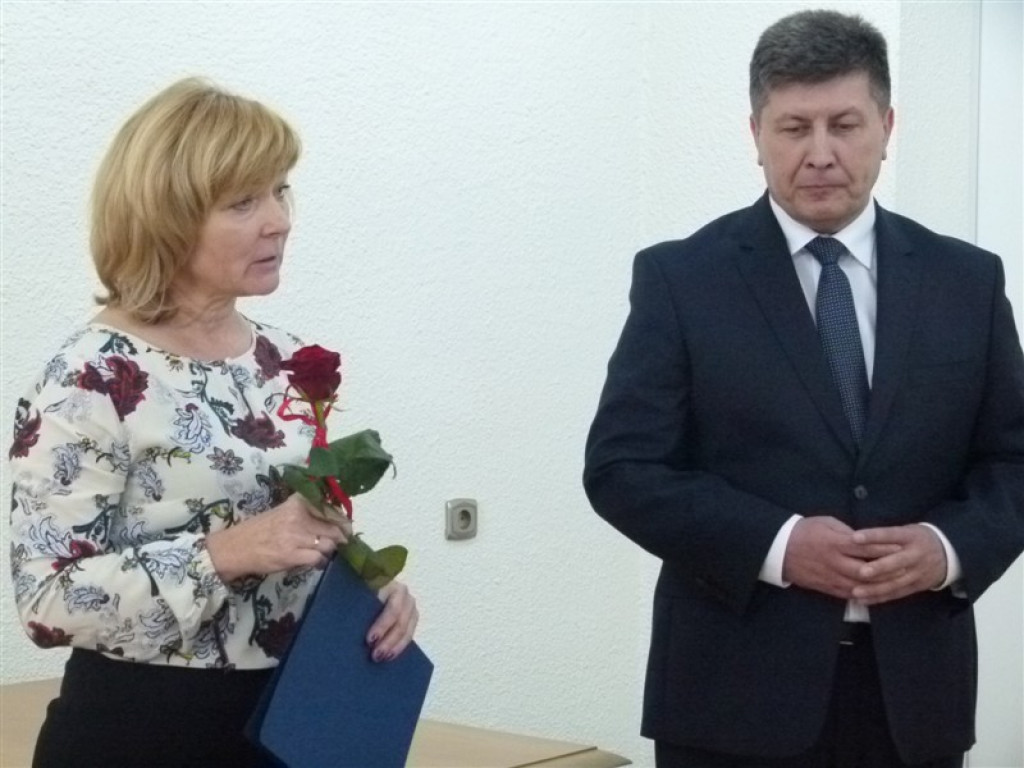 Burmistrz nagrodził nauczycieli
