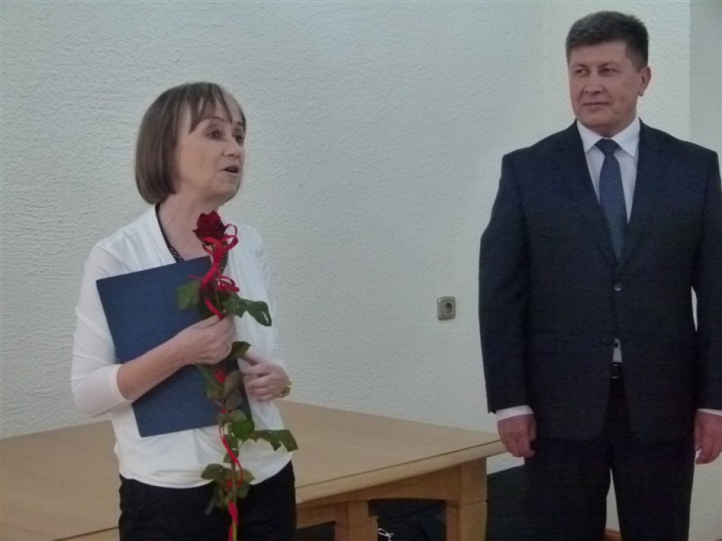 Burmistrz nagrodził nauczycieli