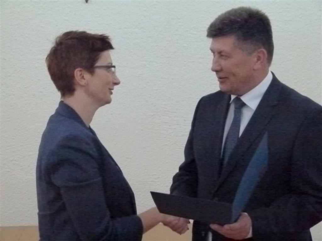 Burmistrz nagrodził nauczycieli