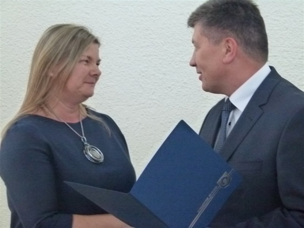 Burmistrz nagrodził nauczycieli