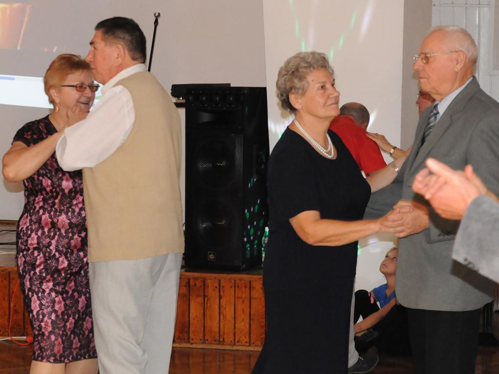 Seniorska potańcówka w ZAZ-ie przy Syntexie