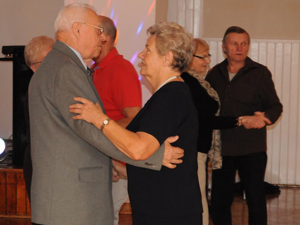 Seniorska potańcówka w ZAZ-ie przy Syntexie