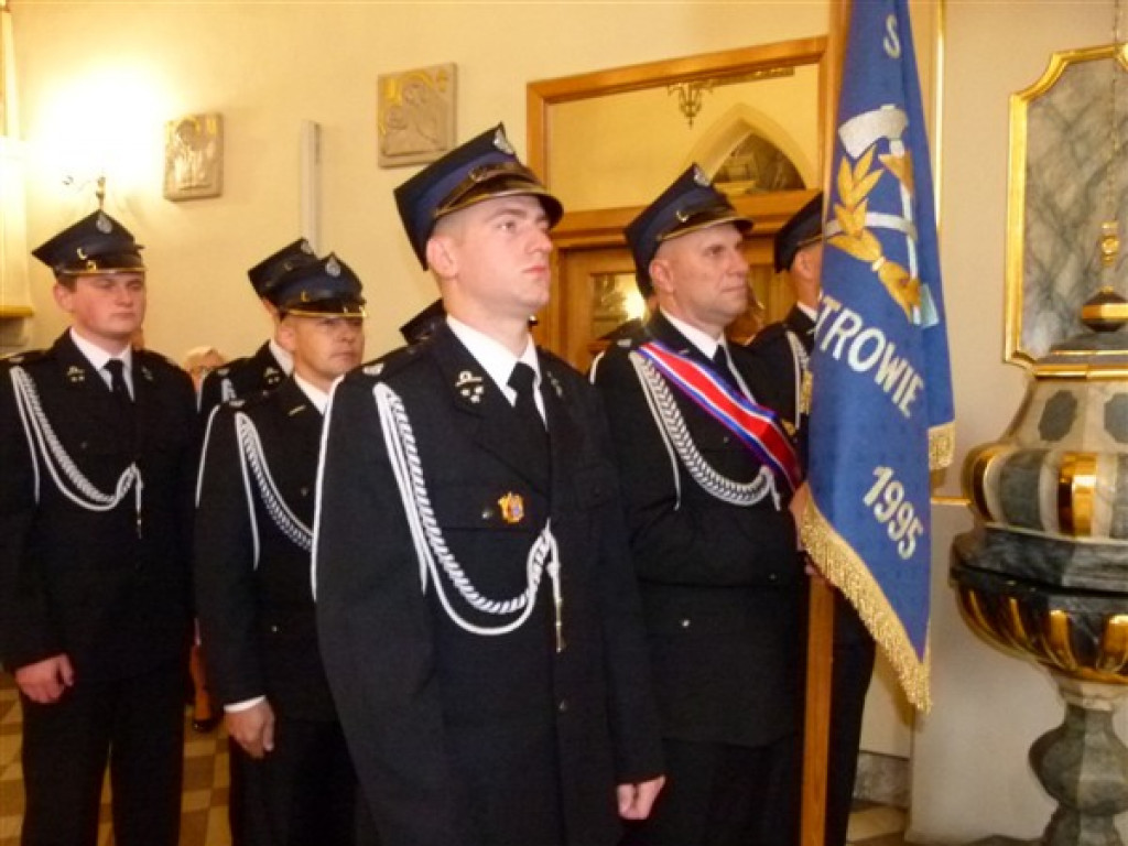 Poświęcenie samochodu gaśniczego OSP Ostrów