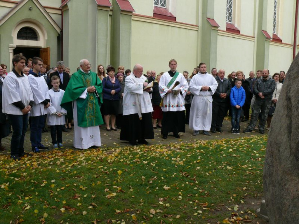 Pomnik Jana Pawła II stanął w Kocierzewie