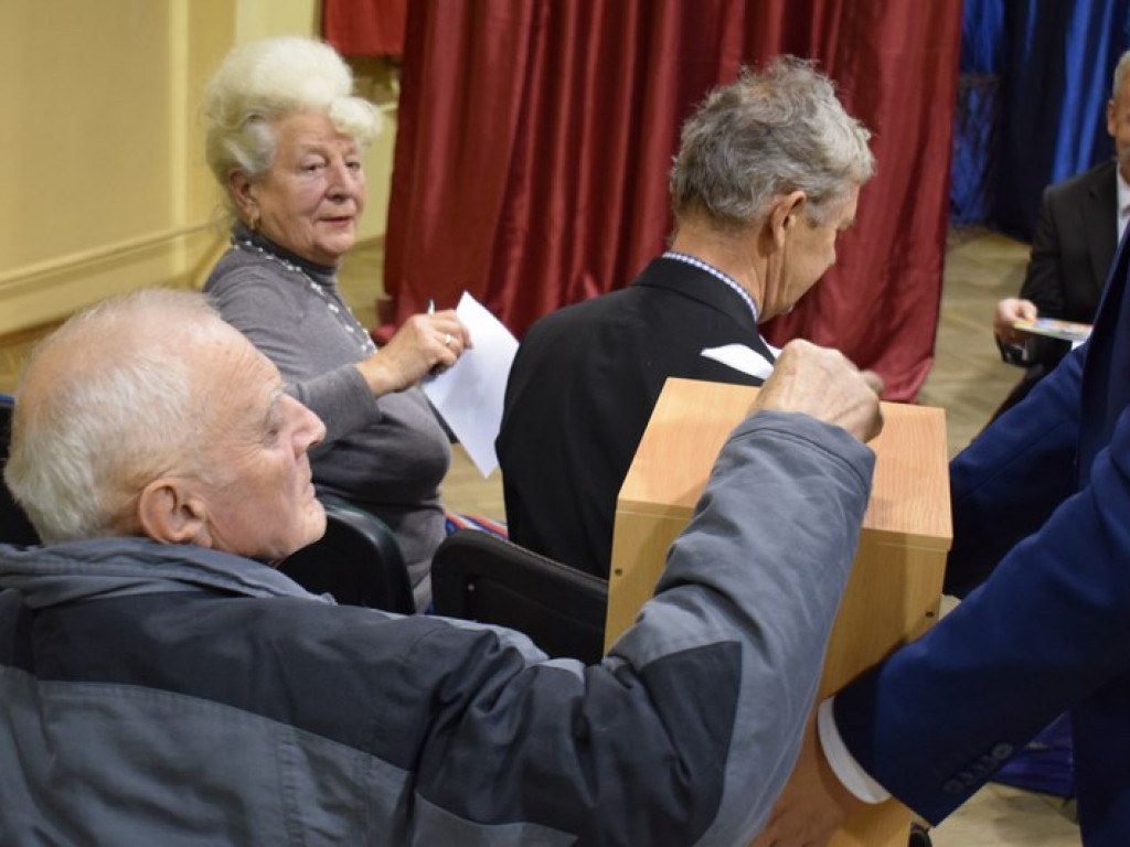 Zebranie na osiedlu Dąbrowskiego