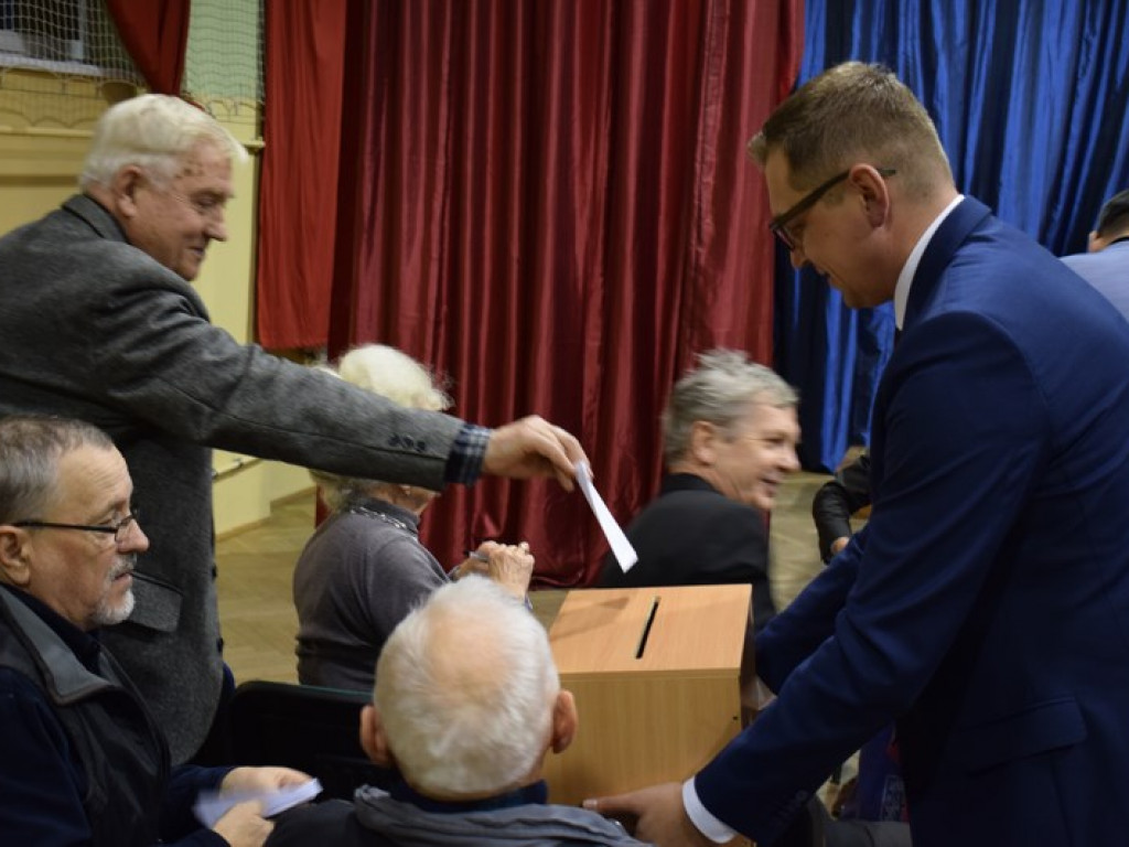 Zebranie na osiedlu Dąbrowskiego