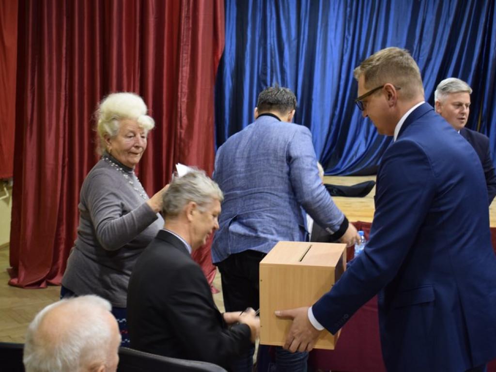 Zebranie na osiedlu Dąbrowskiego