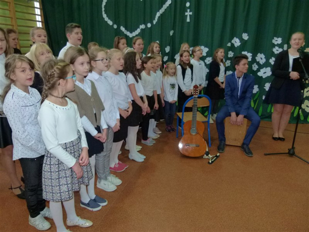 Biskup Wojciech Osial odwiedził Zespół Szkół w Popowie Gł.