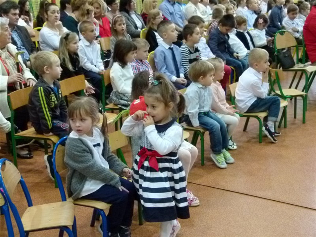 Biskup Wojciech Osial odwiedził Zespół Szkół w Popowie Gł.
