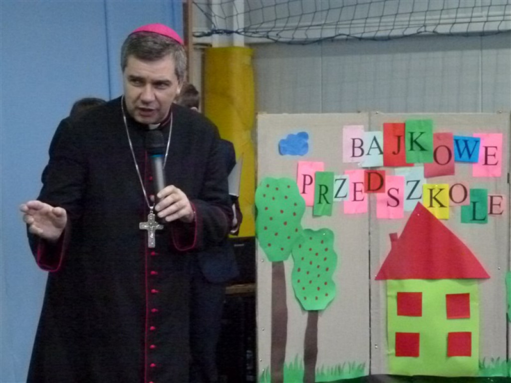 Wizytacja kanoniczna w parafii i szkole w Starym Waliszewie