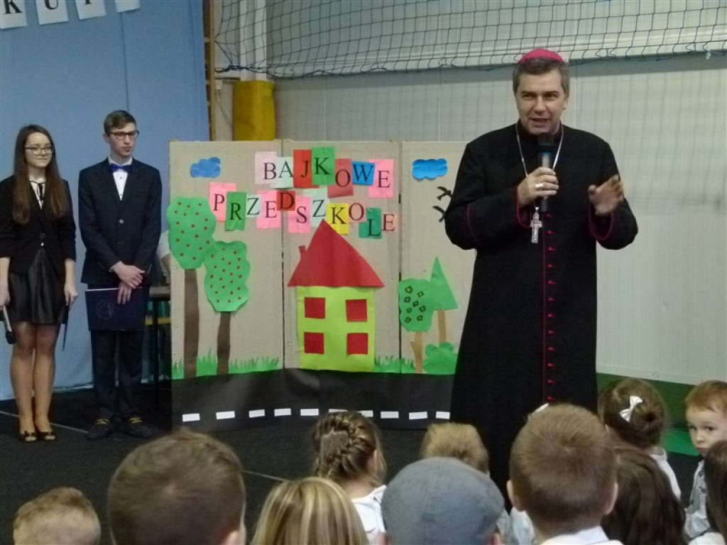 Wizytacja kanoniczna w parafii i szkole w Starym Waliszewie
