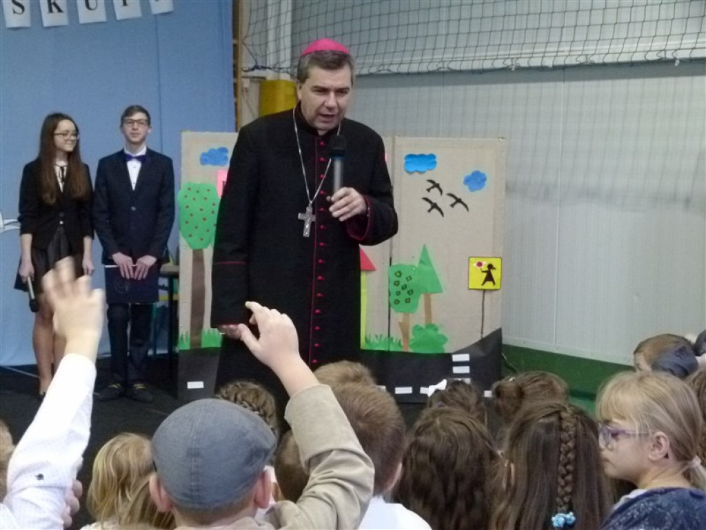 Wizytacja kanoniczna w parafii i szkole w Starym Waliszewie