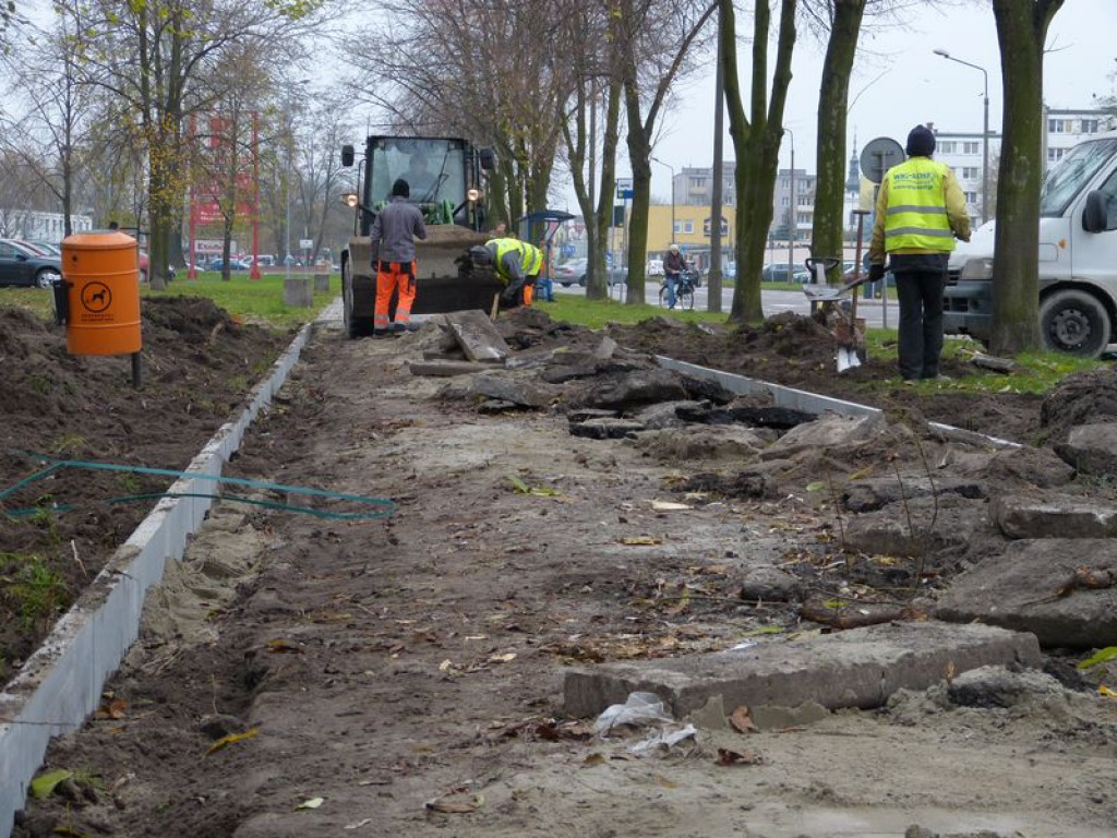 Chodnik przy Starzyńskiego rozkopany