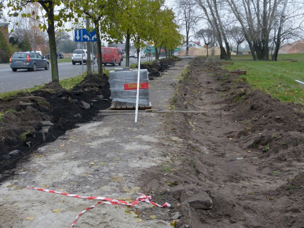 Chodnik przy Starzyńskiego rozkopany