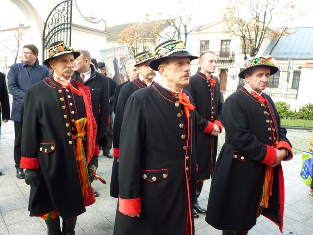 Procesja z relikwiami św. Wiktorii w Łowiczu