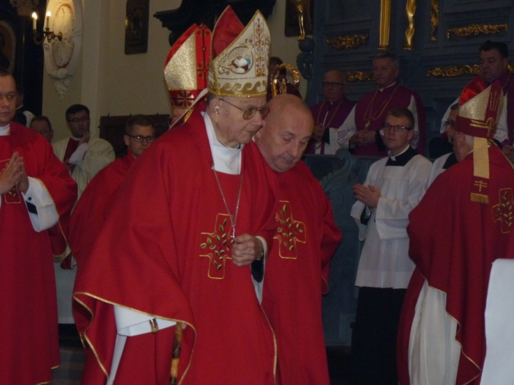 Procesja z relikwiami św. Wiktorii w Łowiczu