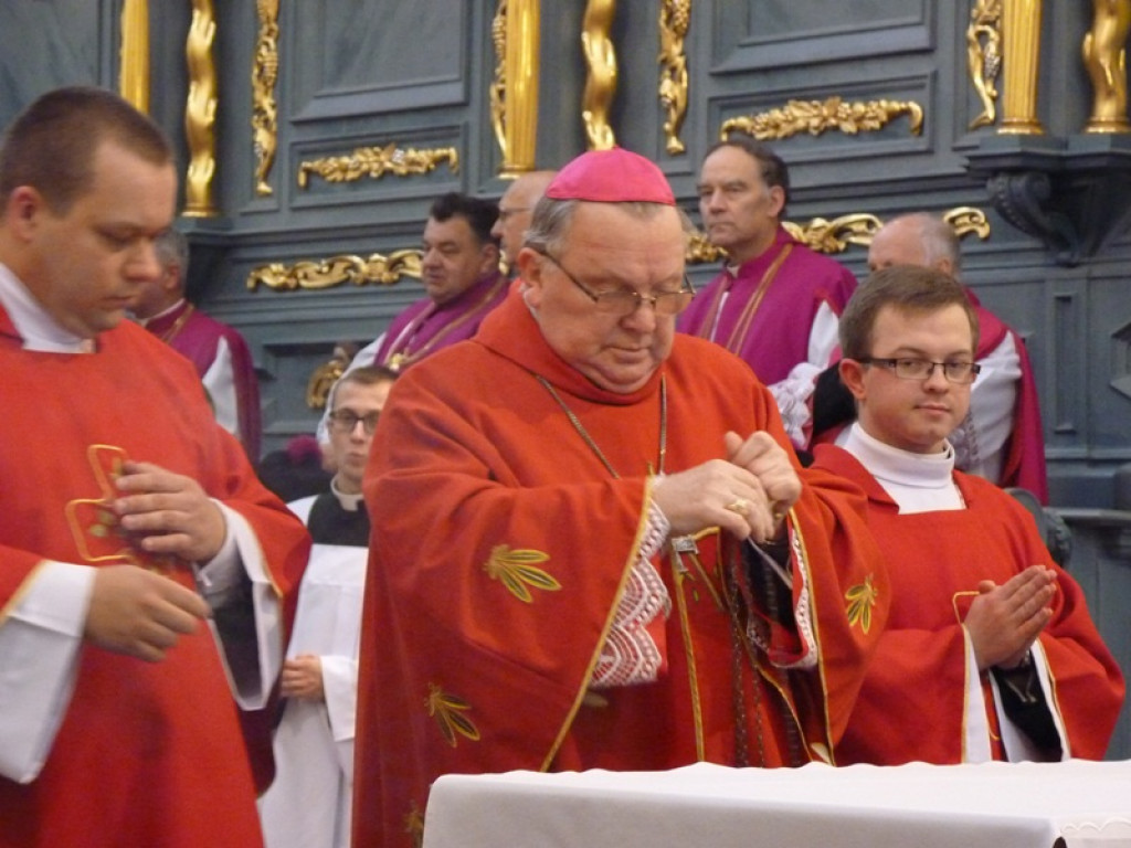 Procesja z relikwiami św. Wiktorii w Łowiczu