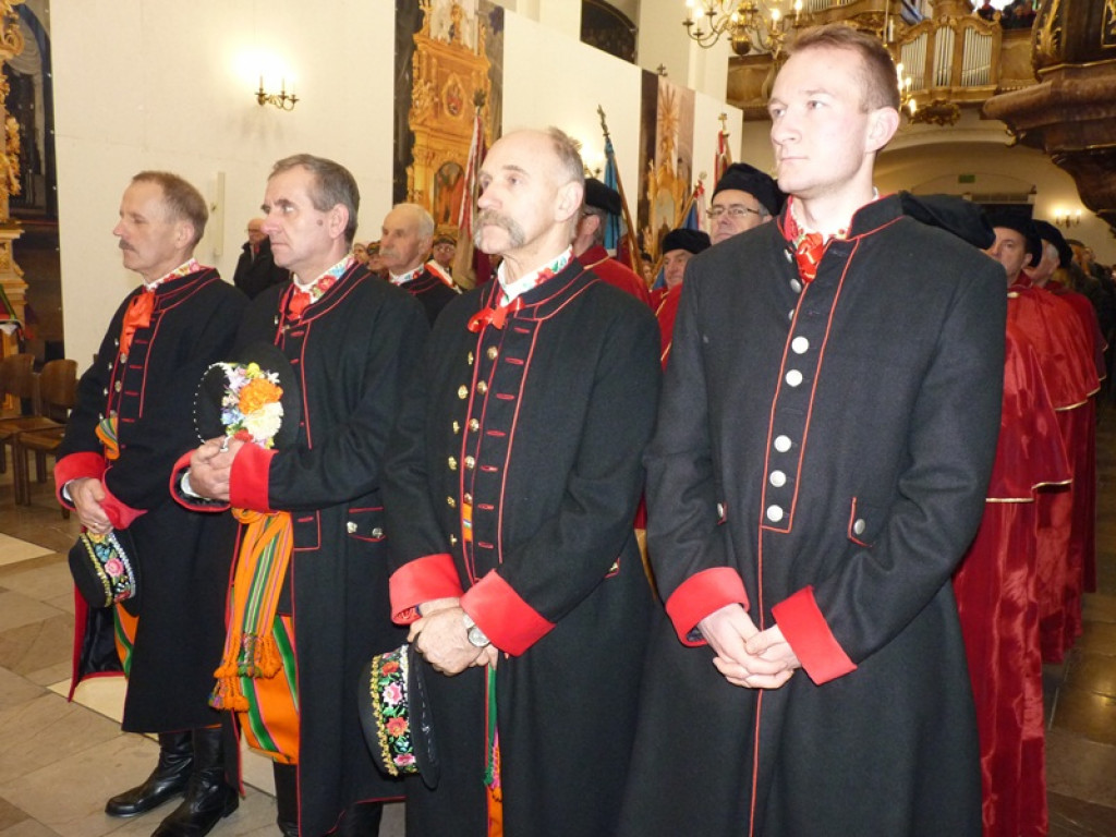 Procesja z relikwiami św. Wiktorii w Łowiczu