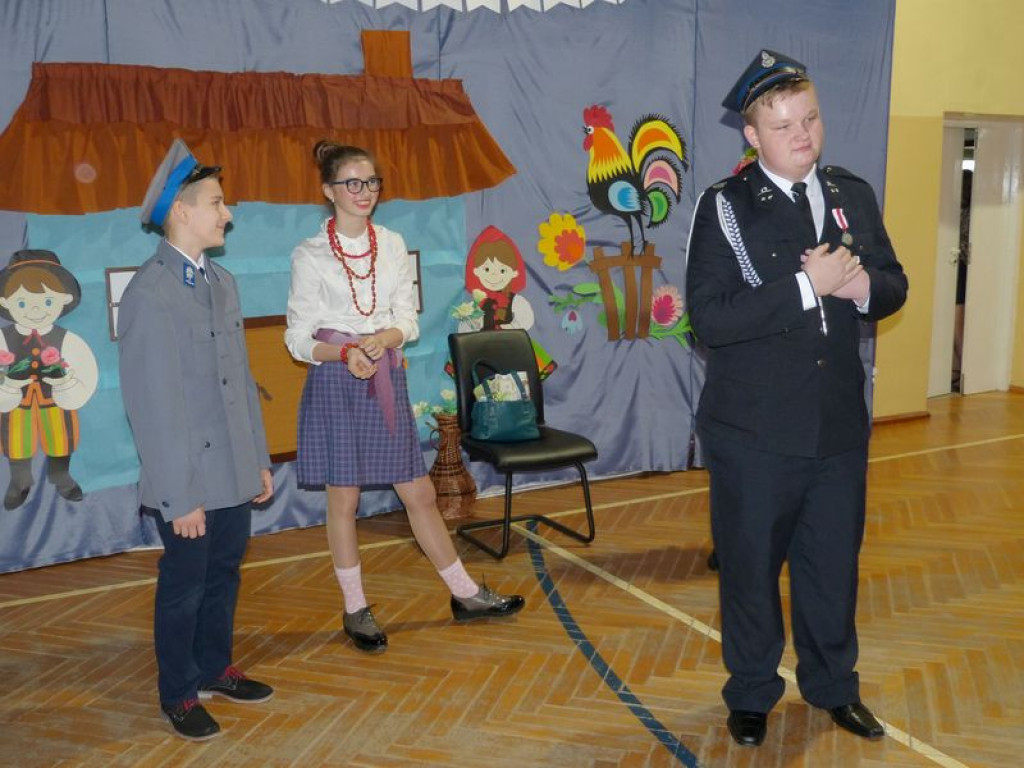 Patriotycznie na jubileusz szkoły