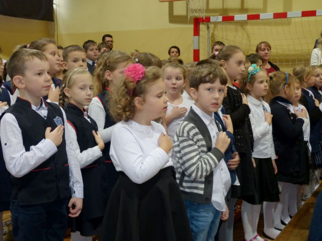 Patriotycznie na jubileusz szkoły