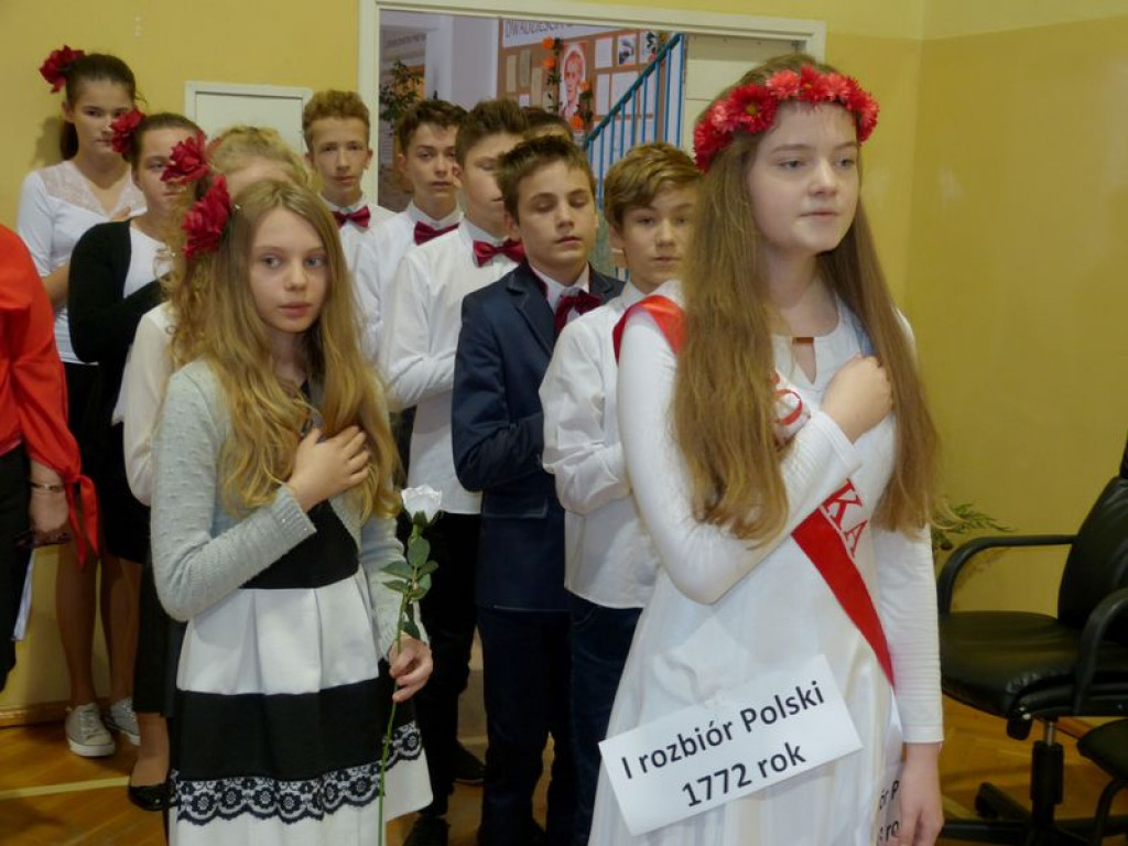 Patriotycznie na jubileusz szkoły