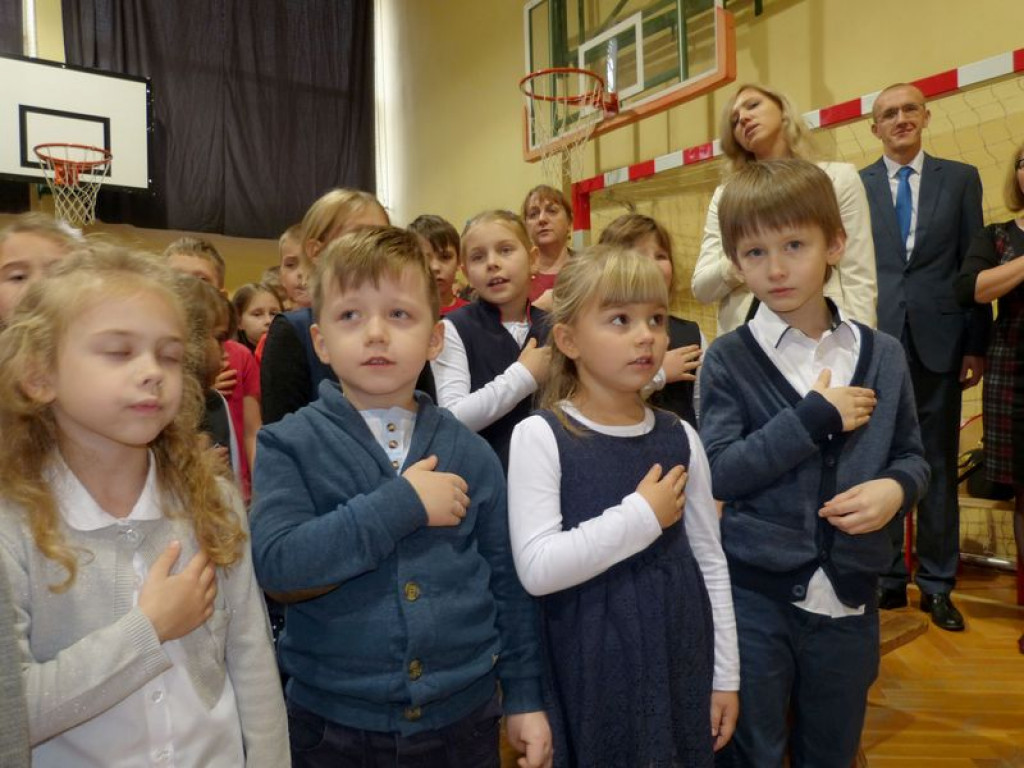 Patriotycznie na jubileusz szkoły