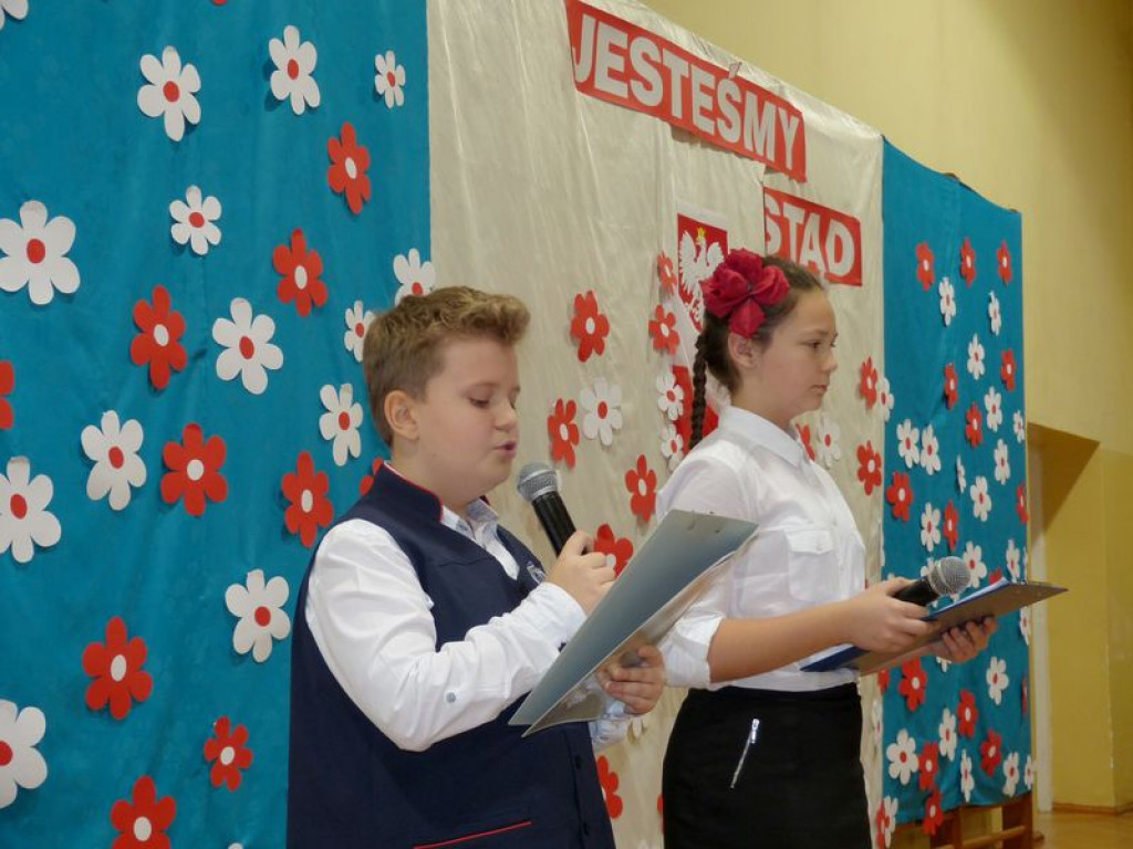 Patriotycznie na jubileusz szkoły