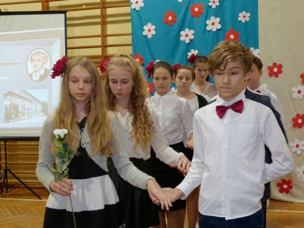 Patriotycznie na jubileusz szkoły