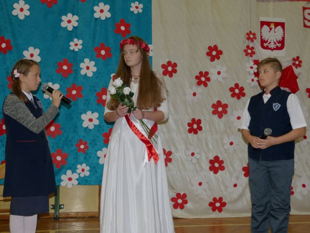 Patriotycznie na jubileusz szkoły
