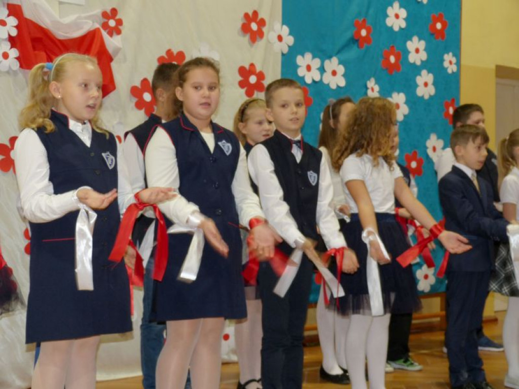 Patriotycznie na jubileusz szkoły