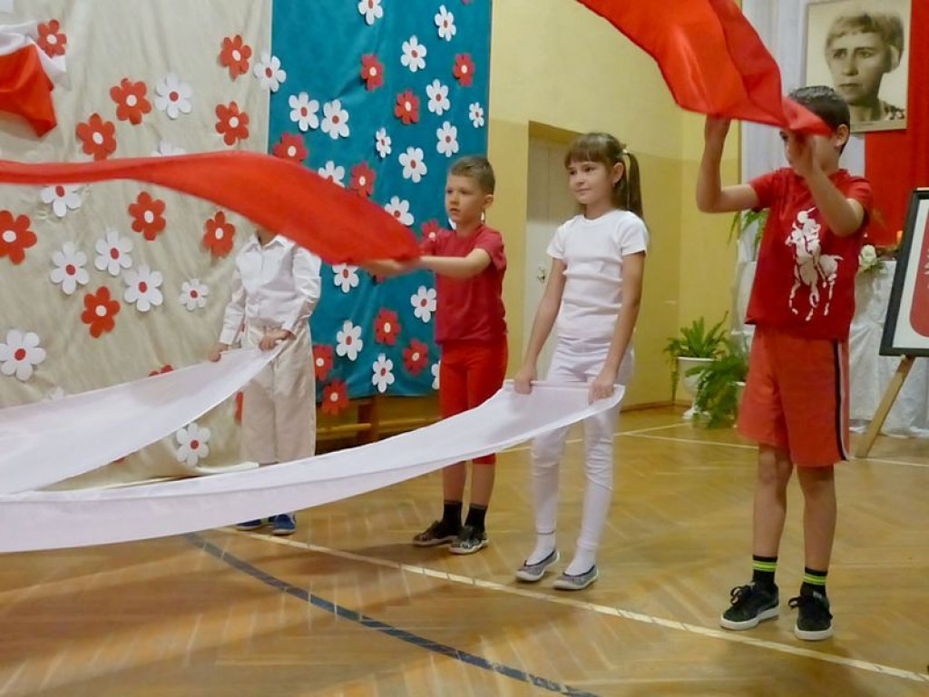 Patriotycznie na jubileusz szkoły