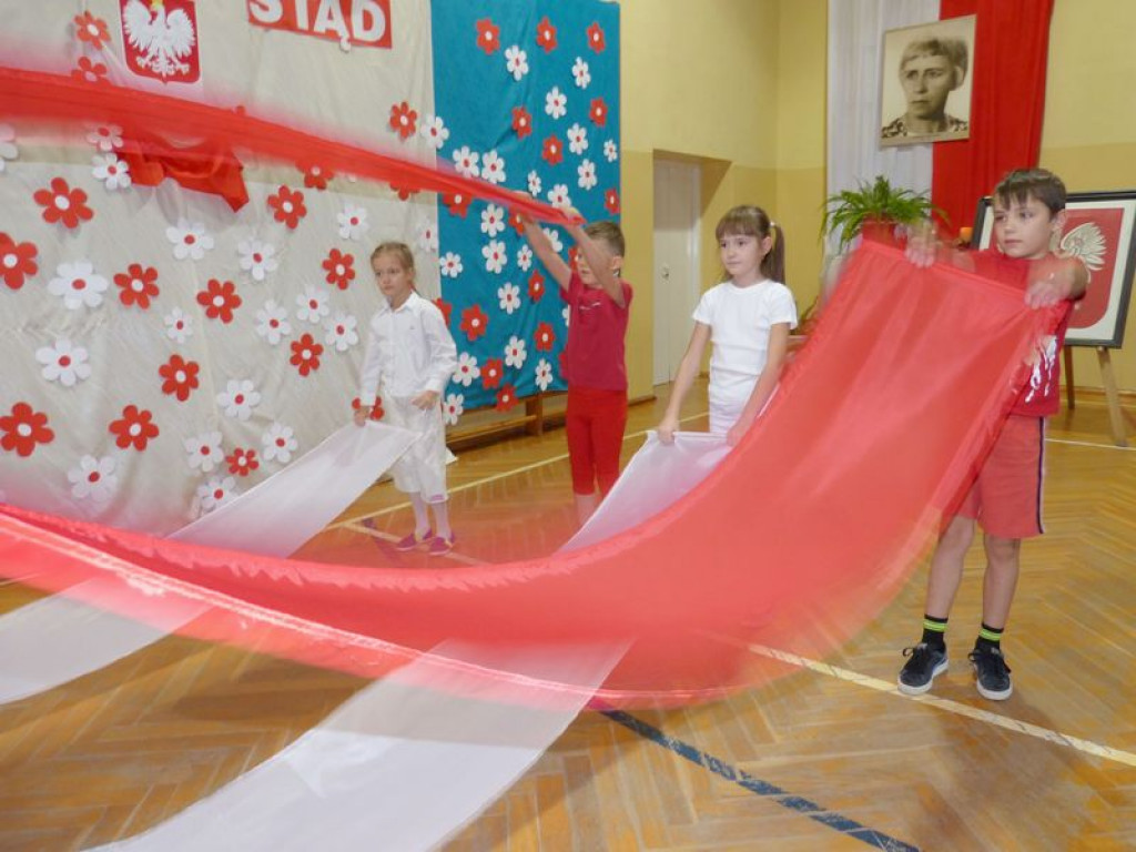 Patriotycznie na jubileusz szkoły