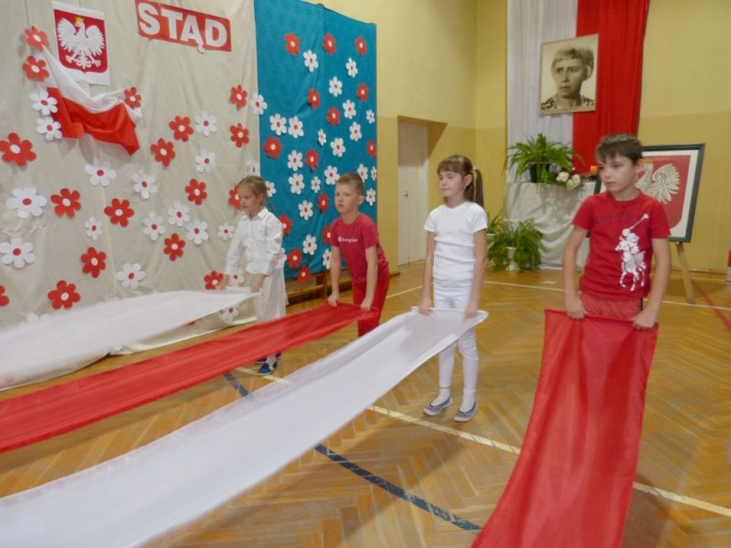 Patriotycznie na jubileusz szkoły
