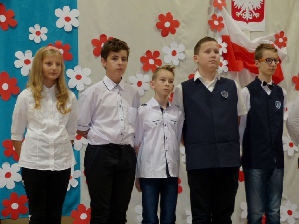 Patriotycznie na jubileusz szkoły
